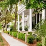 This Charming South Carolina Town Is a Less-Visited Lowcountry Escape—With Quaint Inns, Scenic Views, and Literary Ties TAL-historic-homes-BEAUFORTSC0423-1eab9c3507674d0882c6e232f184a41f