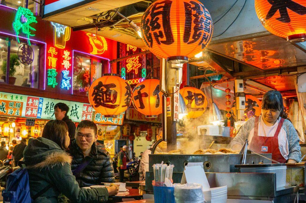 Taiwan night market street food